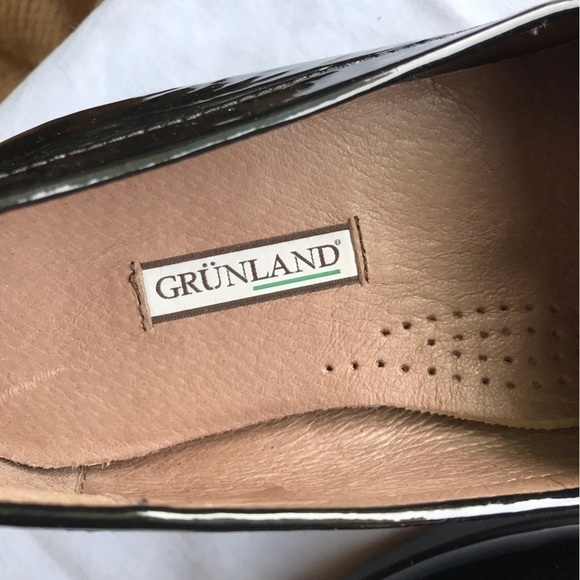 GRUNLAND patent leather loafers with small wedge heel - Picture 3 of 9